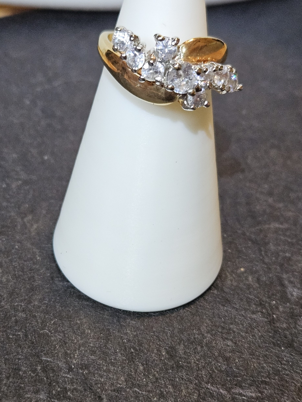 Vintage Gold-Tone Crystal Cluster Women's Ring - Clear Stones. Size 5